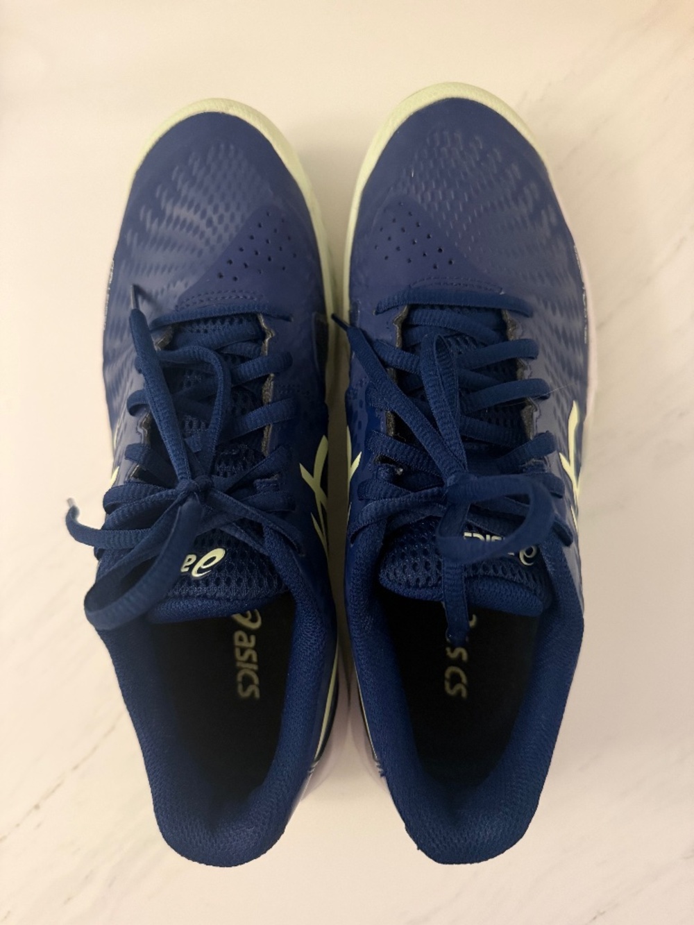 Asics women’s tennis shoes Gel Challenger, size 8.5